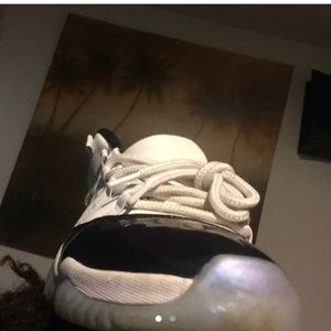 Jordan low top 11’s Size 10